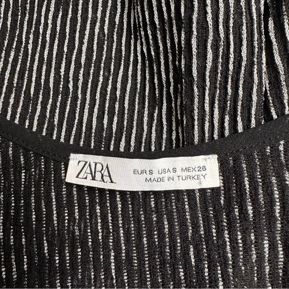 Zara S Black & White Striped Sleeveless Top - Picture 5 of 6
